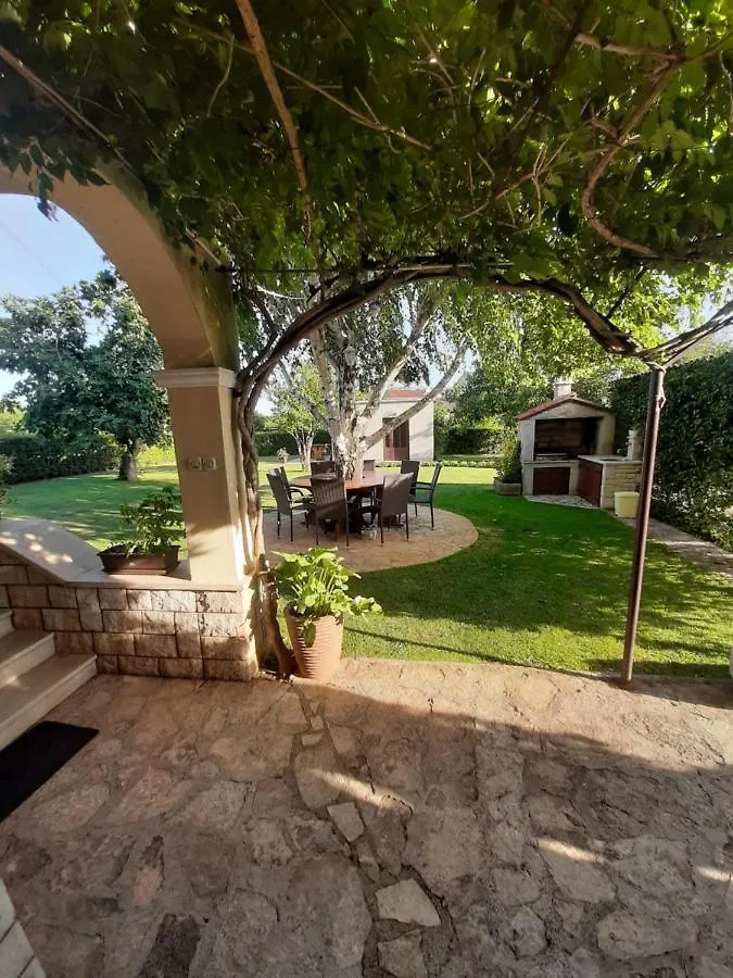 Lovely Groundfloor Apartment Bale Croatia