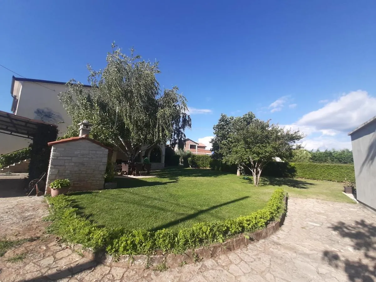 Lovely Groundfloor Apartment Bale
